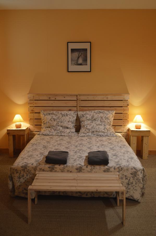 Bed and Breakfast Le Domaine Les Iffs Екстер'єр фото