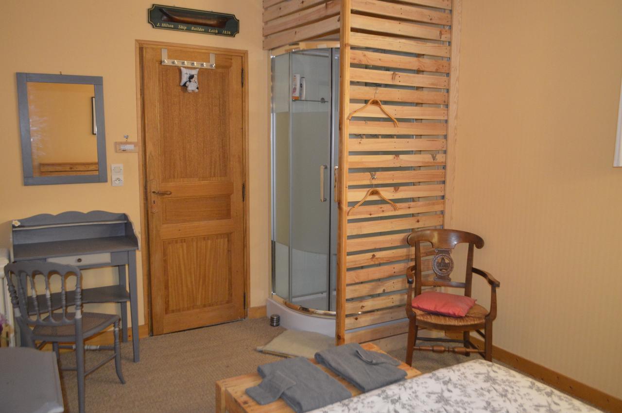 Bed and Breakfast Le Domaine Les Iffs Екстер'єр фото