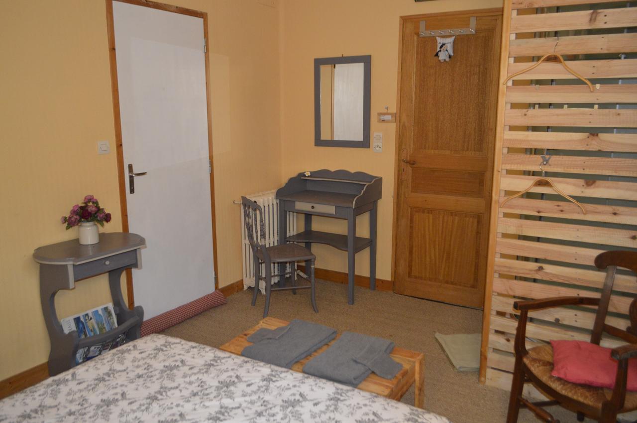 Bed and Breakfast Le Domaine Les Iffs Екстер'єр фото