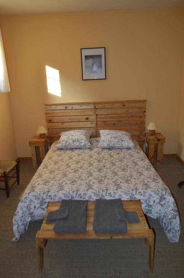 Bed and Breakfast Le Domaine Les Iffs Екстер'єр фото